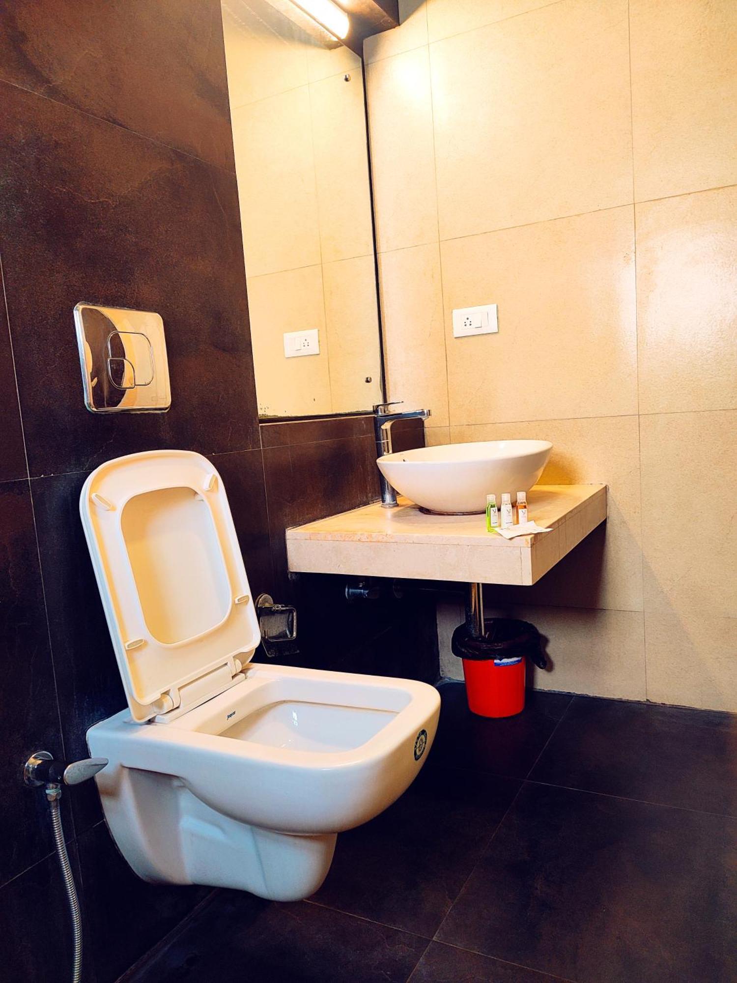 Yuvraj Palace Inn Mysore Exterior photo